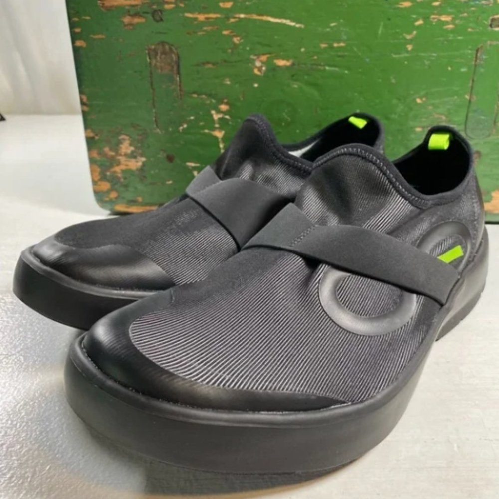 Oofos Men’s 9 OOMG Fibre Low Shoe - Black Gray